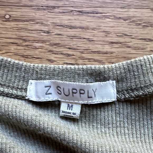 Elegant Sleeveless olive green  Dress - Picture 2 of 2